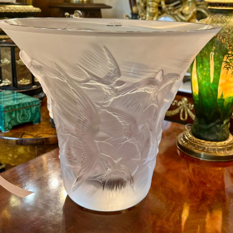 Ваза «Ласточки», Франция, фирма "Lalique", XXI век